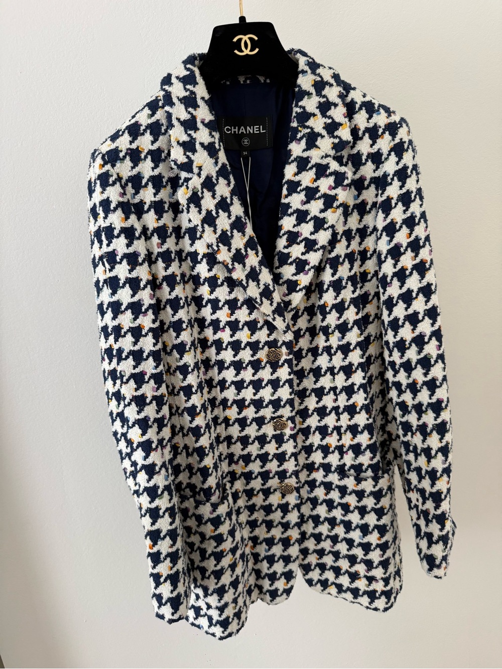 CHANEL Navy and White Houndstooth Tweed Blazer